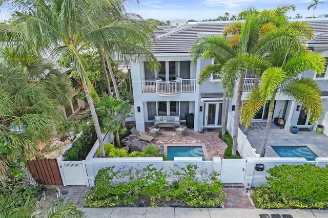 $975,000 | 3909 Northeast 21st Avenue, Unit 1, Fort Lauderdale, FL 33308