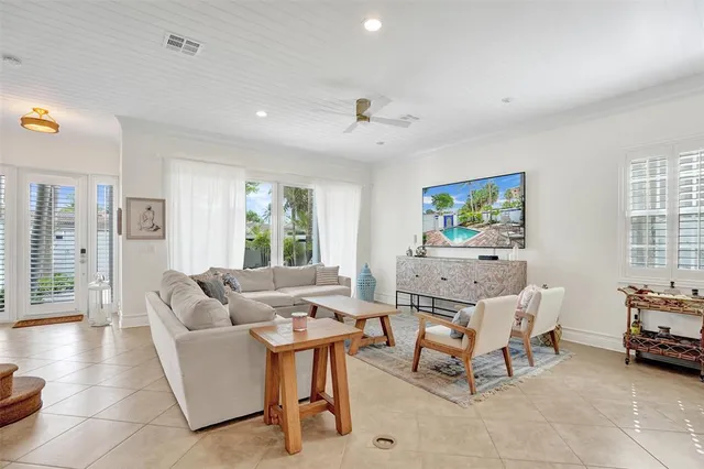 $975,000 | 3909 Northeast 21st Avenue, Unit 1, Fort Lauderdale, FL 33308