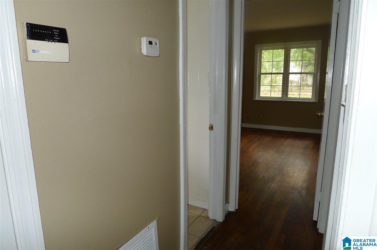 301 27th Street Southwest Birmingham, AL 35211 - Photo 12 of 21