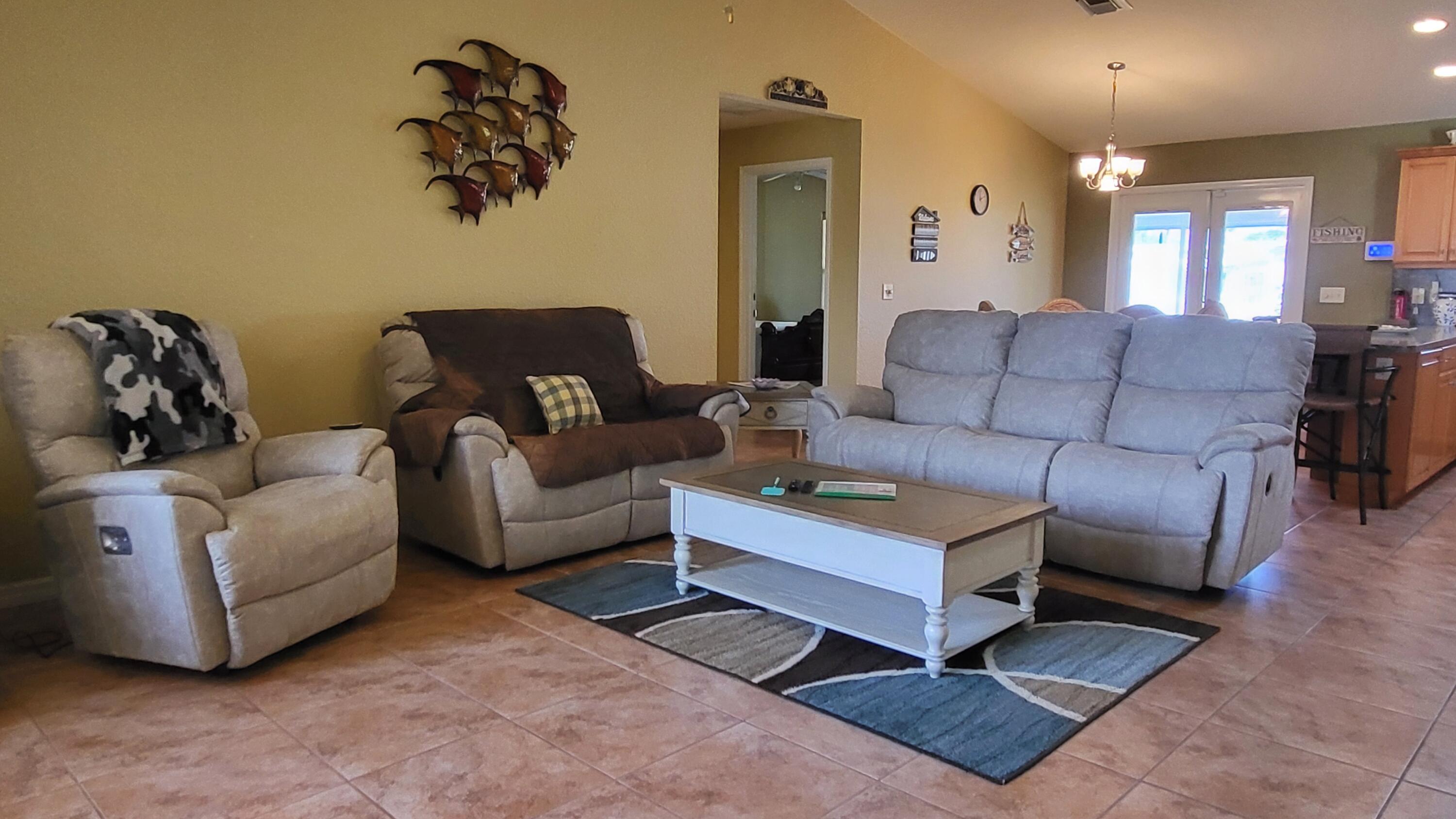1157 24 Street Okeechobee, FL 34974 - Photo 17 of 46 20260217_135743