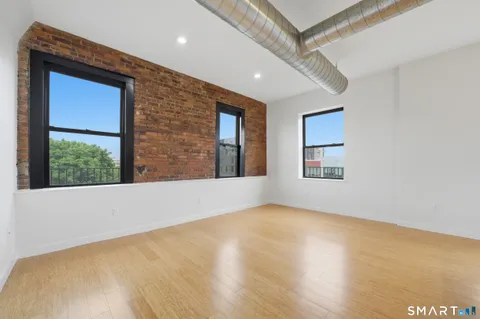 $279,000 | 881 Lafayette Boulevard, Unit 5H, Bridgeport, CT 06604