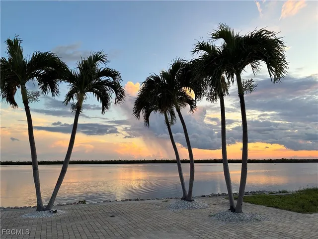 $495,000 | 2669 Coco Plum Drive, Matlacha, FL 33993