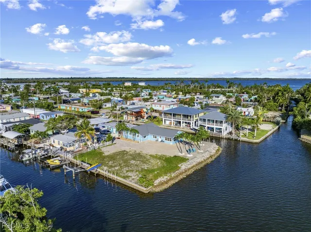 $495,000 | 2669 Coco Plum Drive, Matlacha, FL 33993