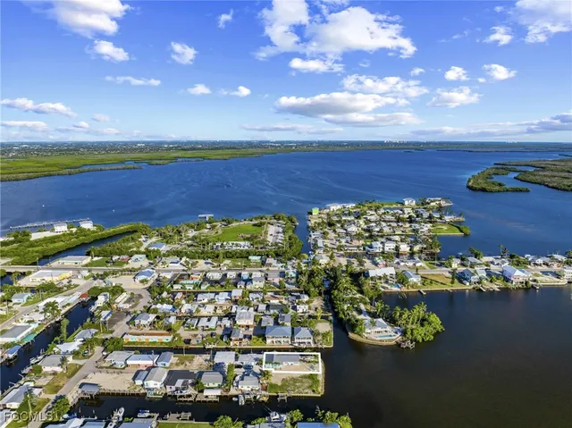 $495,000 | 2669 Coco Plum Drive, Matlacha, FL 33993