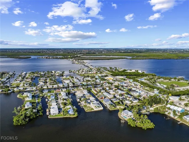 $495,000 | 2669 Coco Plum Drive, Matlacha, FL 33993