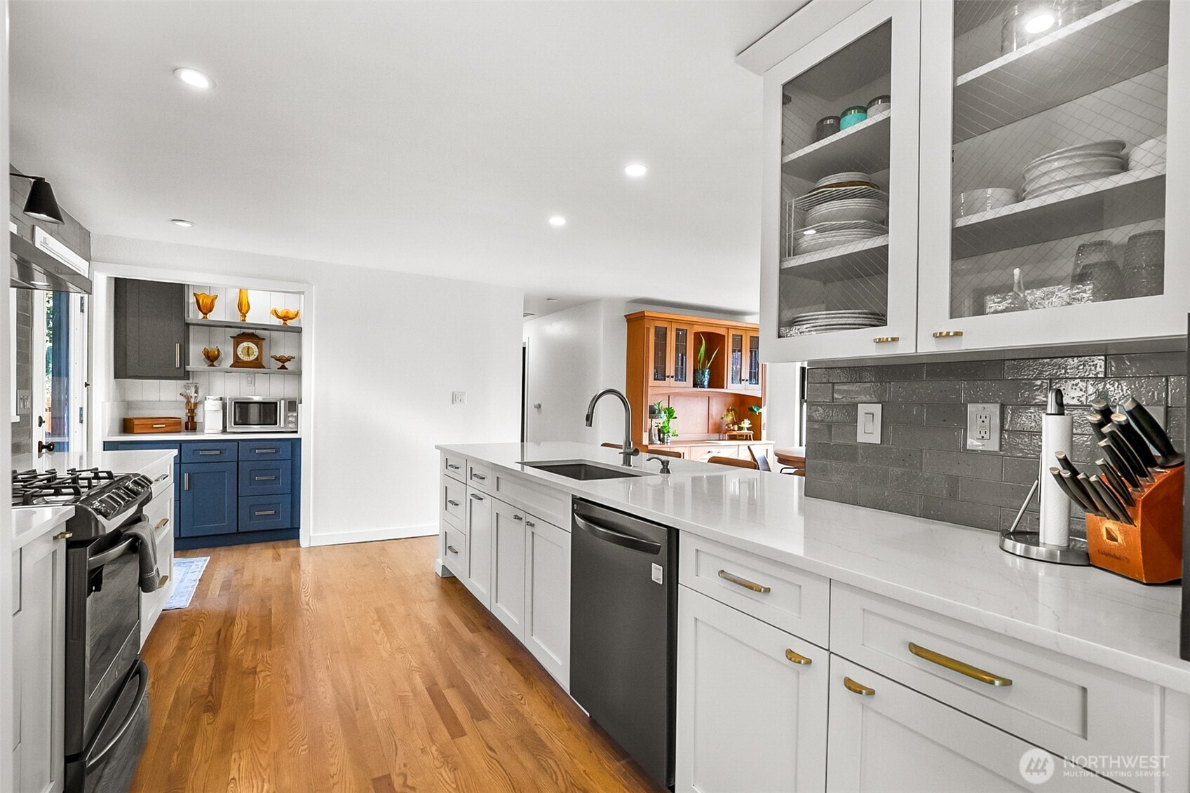 9619 224th Street Southwest Edmonds, WA 98020 - Photo 11 of 40