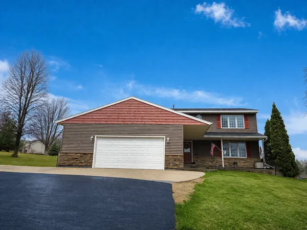 $469,900 | 6221 Townsview Lane Southeast, Rochester, MN 55904
