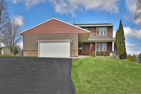 $469,900 | 6221 Townsview Lane Southeast, Rochester, MN 55904