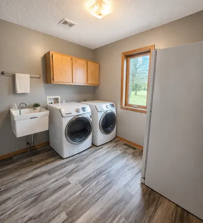 $469,900 | 6221 Townsview Lane Southeast, Rochester, MN 55904
