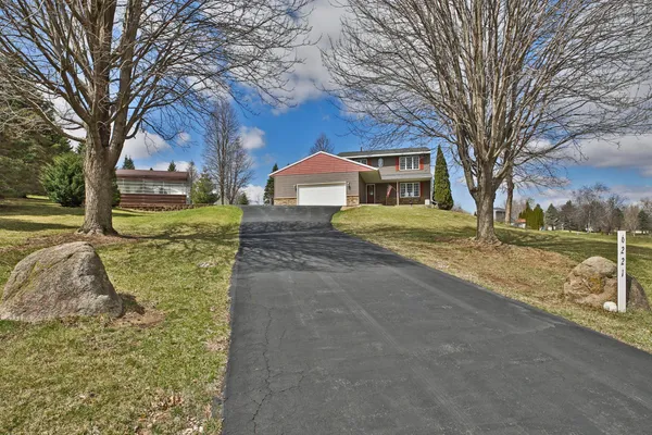 $469,900 | 6221 Townsview Lane Southeast, Rochester, MN 55904