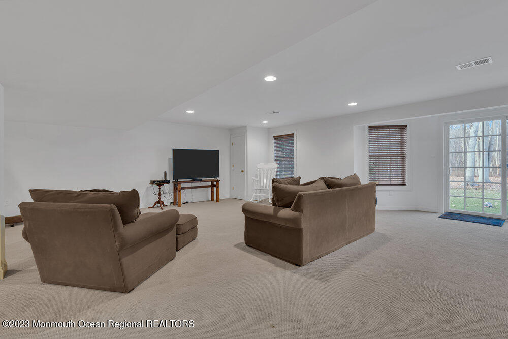 32 Rutledge Road Marlboro, NJ 07746 - Photo 76 of 106 065_dsc05831
