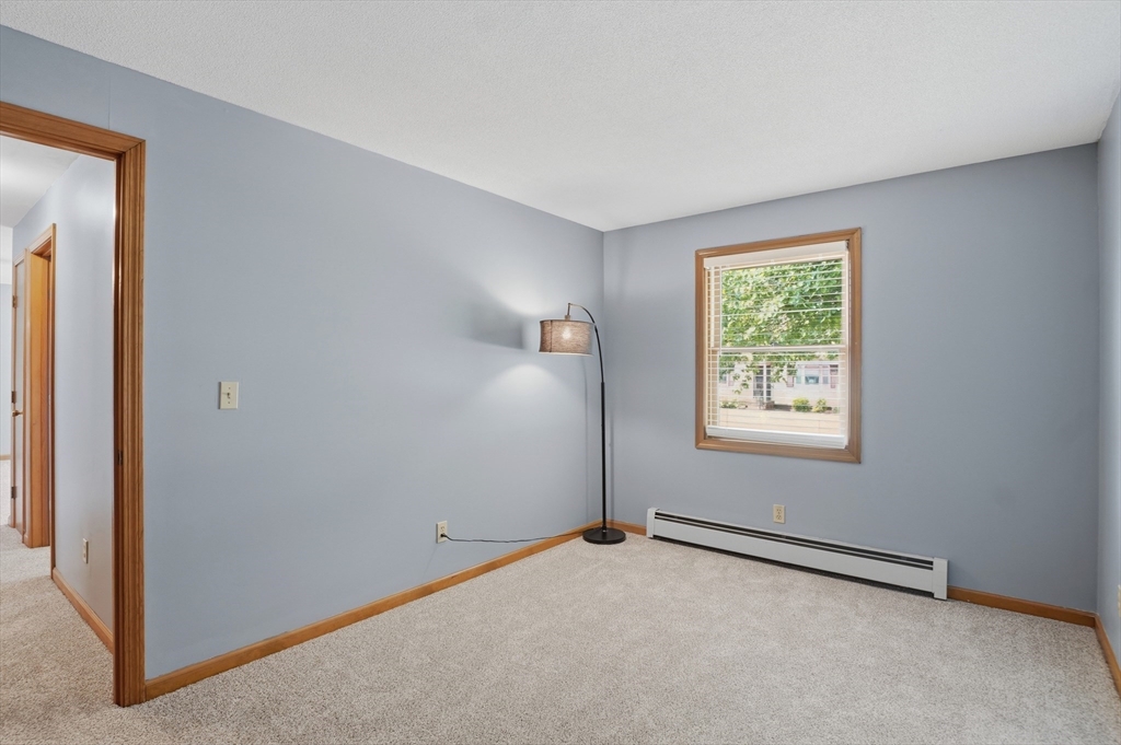 29 Rosella Street Springfield, MA 01118 - Photo 17 of 36