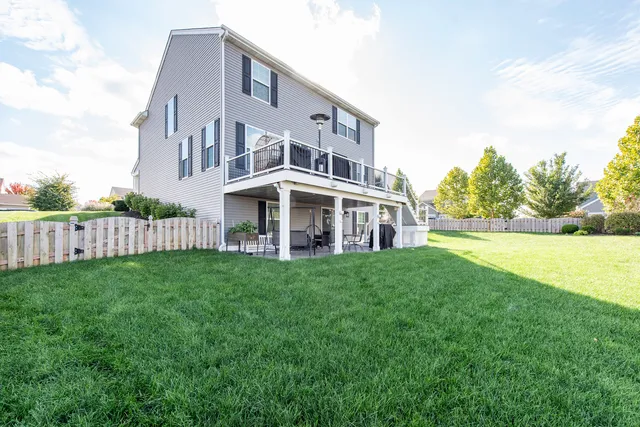 $487,000 | 246 Telluride Lane, Fox Lake, IL 60020