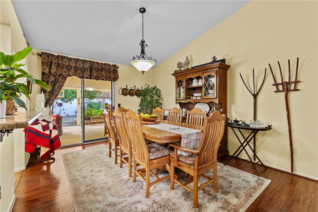 26573 Braddock Road Menifee, CA 92586 - Photo 6 of 30 Family dining or family room