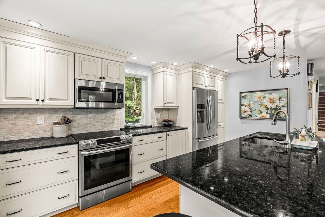 7 Rideout Lane Brookline, NH 03033 - Photo 14 of 50