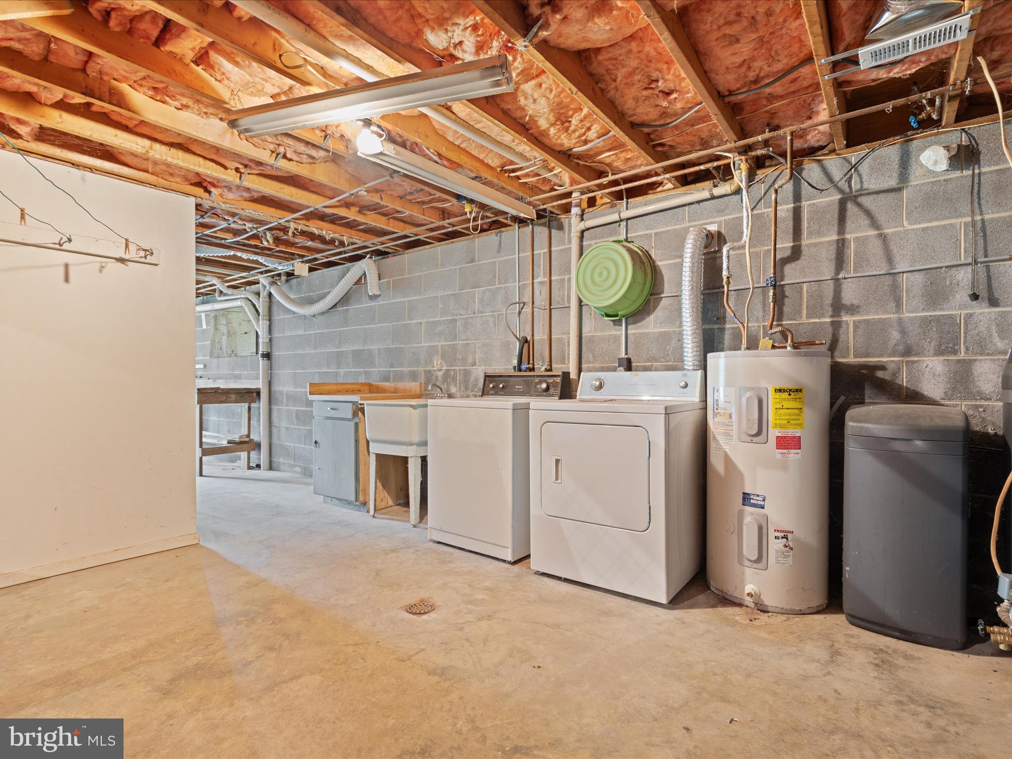 13970 Back Road Strasburg, VA 22657 - Photo 23 of 68 a utility room with dryer and washer