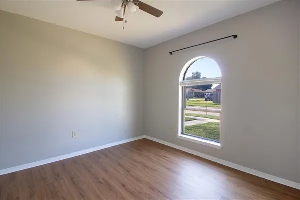 $185,000 | 1962 Longwood Court, Laplace, LA 70068