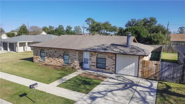 $185,000 | 1962 Longwood Court, Laplace, LA 70068