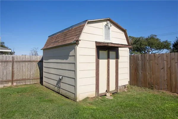 $185,000 | 1962 Longwood Court, Laplace, LA 70068