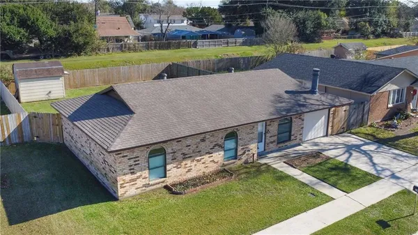 $185,000 | 1962 Longwood Court, Laplace, LA 70068