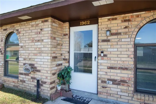 $185,000 | 1962 Longwood Court, Laplace, LA 70068