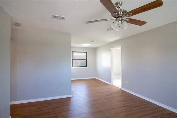 $185,000 | 1962 Longwood Court, Laplace, LA 70068