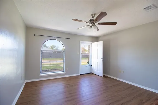 $185,000 | 1962 Longwood Court, Laplace, LA 70068