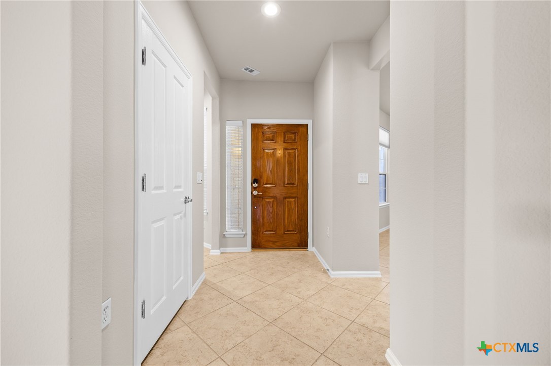 147 Prairie Creek Trail Georgetown, TX 78633 - Photo 15 of 31 Entry