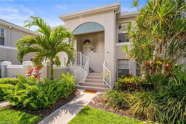 $379,900 | 1771 Bermuda Greens Boulevard, Unit O4, Naples, FL 34110