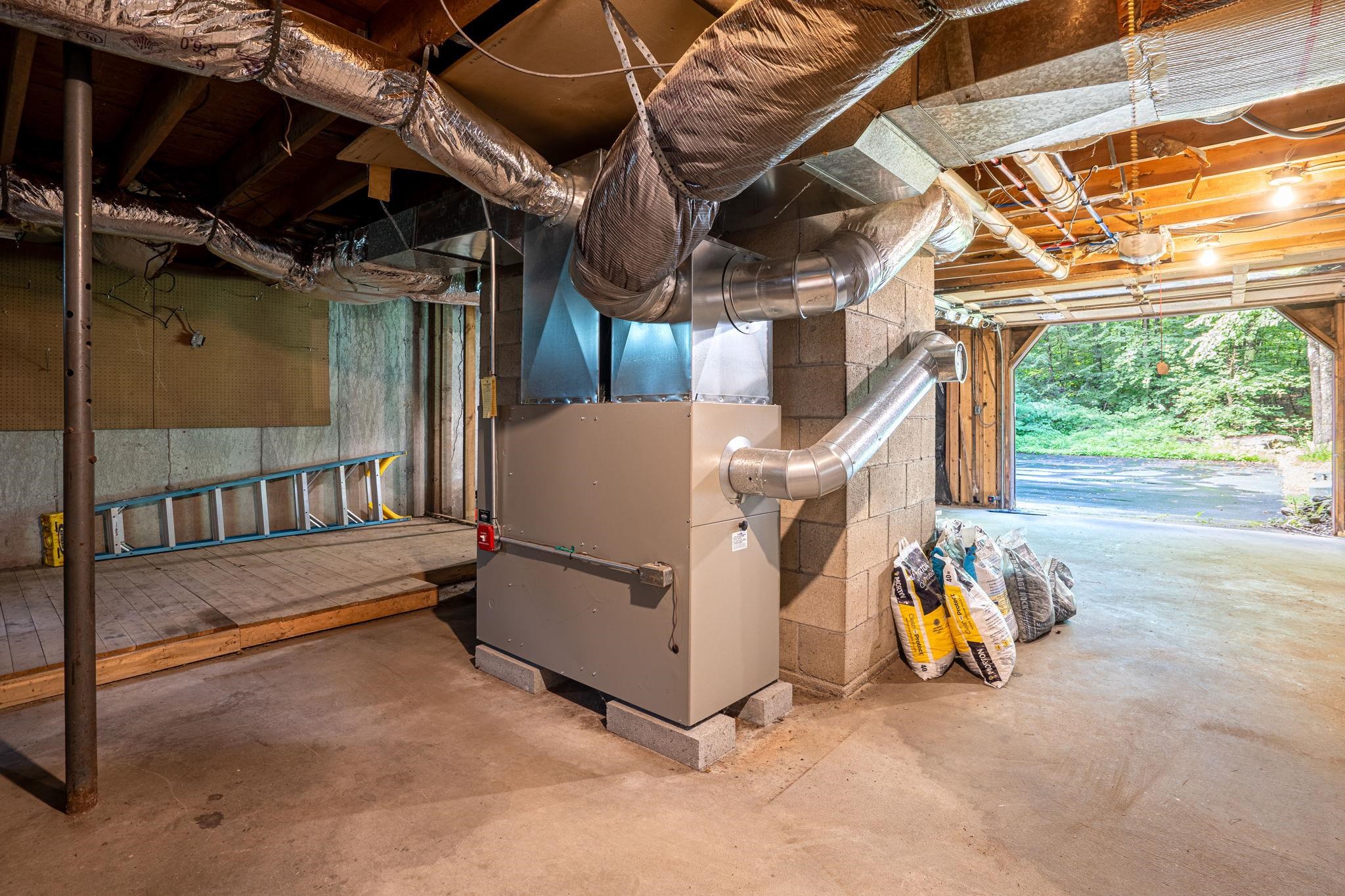 69 Stage Road Nottingham, NH 03290 - Photo 22 of 34