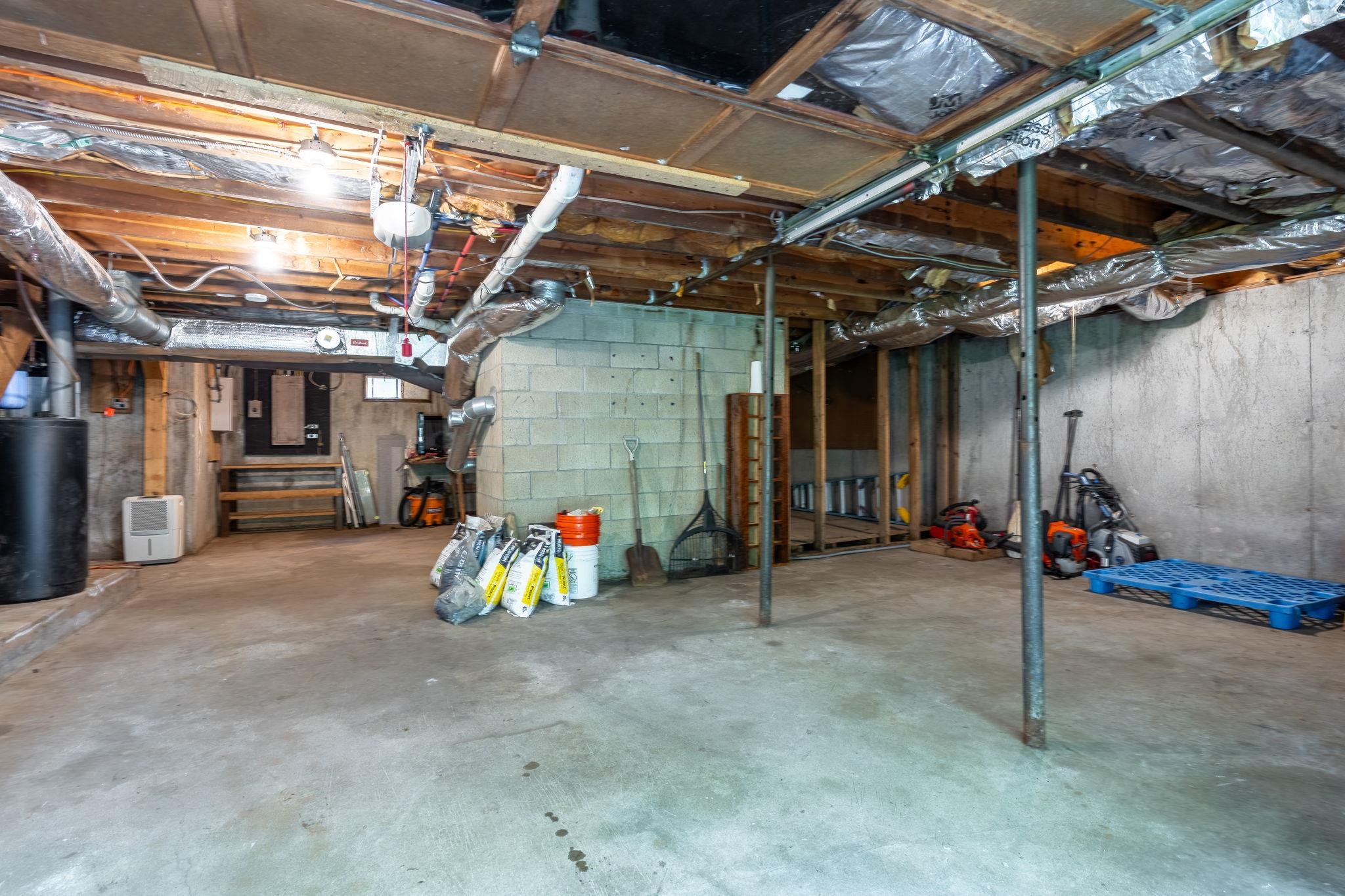 69 Stage Road Nottingham, NH 03290 - Photo 23 of 34