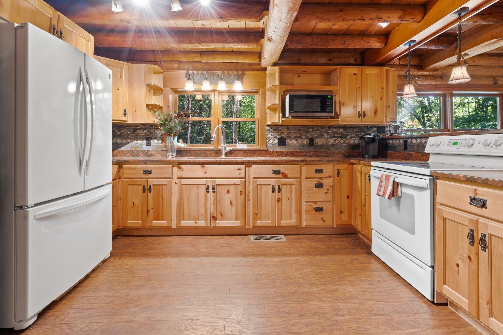 69 Stage Road Nottingham, NH 03290 - Photo 4 of 34