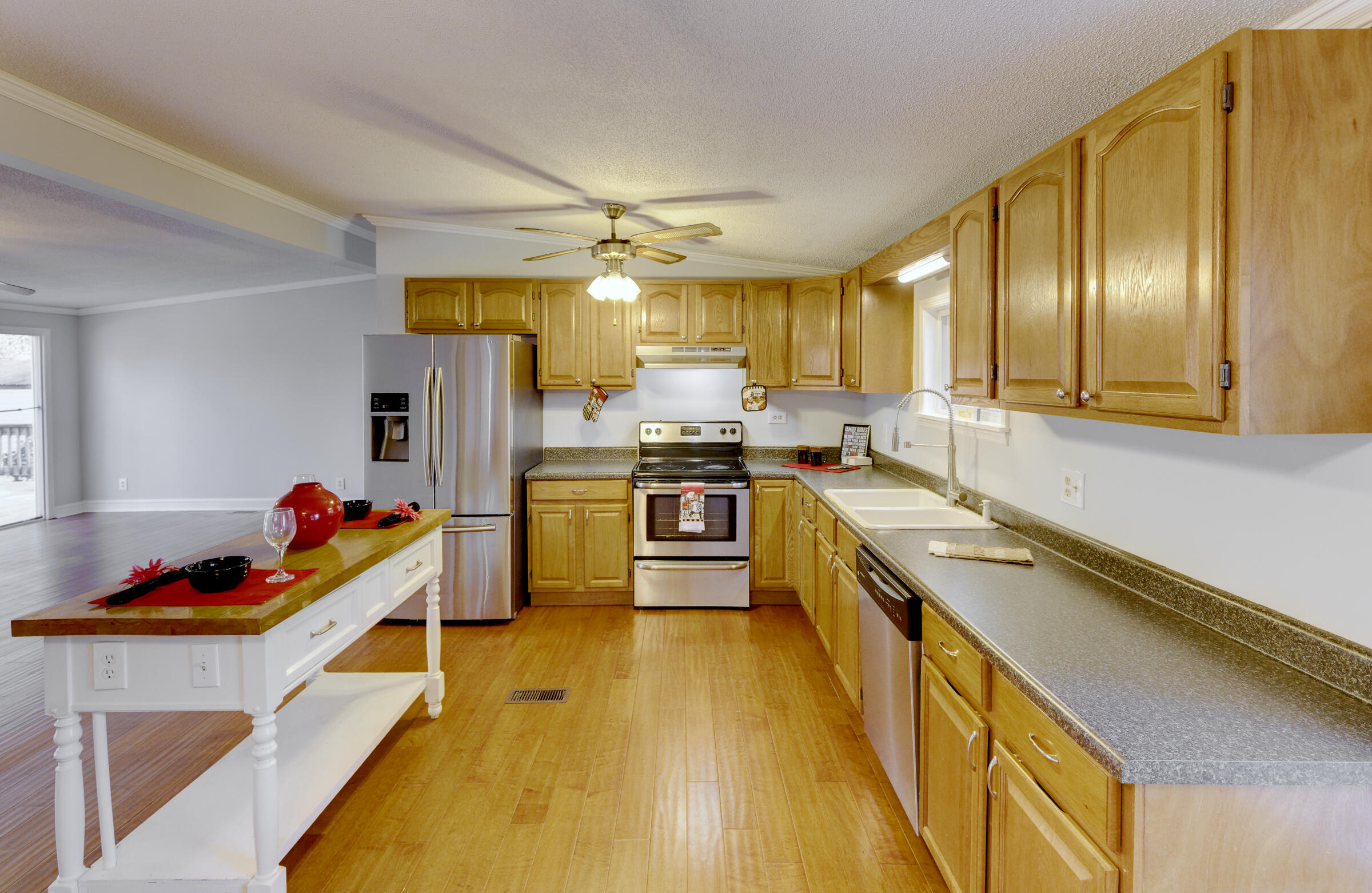 160 Grapevine Road Summerville, SC 29483 - Photo 6 of 44 Kitchen