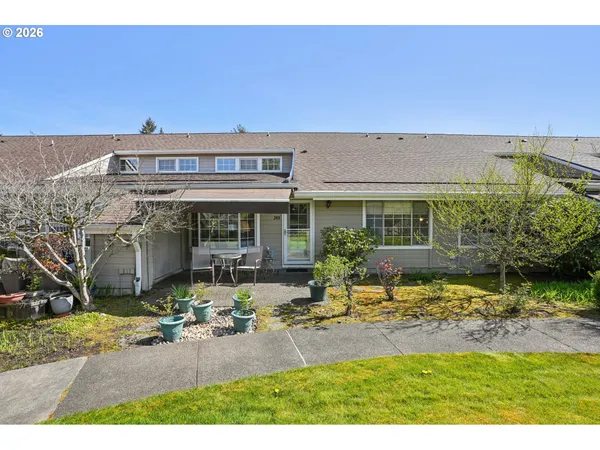 $224,900 | 13775 Southwest Scholls Ferry Road, Unit 208, Beaverton, OR 97008