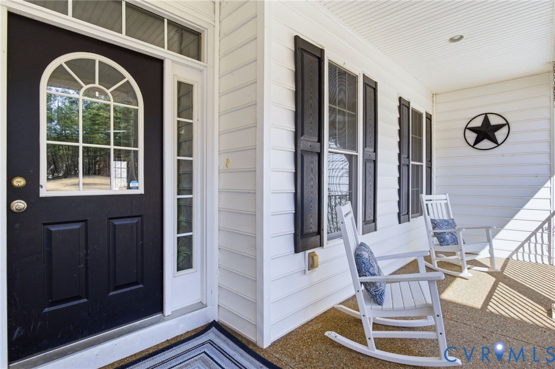 6109 Autumn Bluff Road Powhatan, VA 23139 - Photo 2 of 28