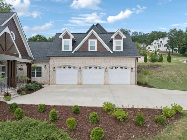 $1,050,000 | 717 Pembridge Circle, Cleveland, TN 37312