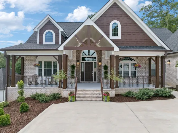 $1,050,000 | 717 Pembridge Circle, Cleveland, TN 37312