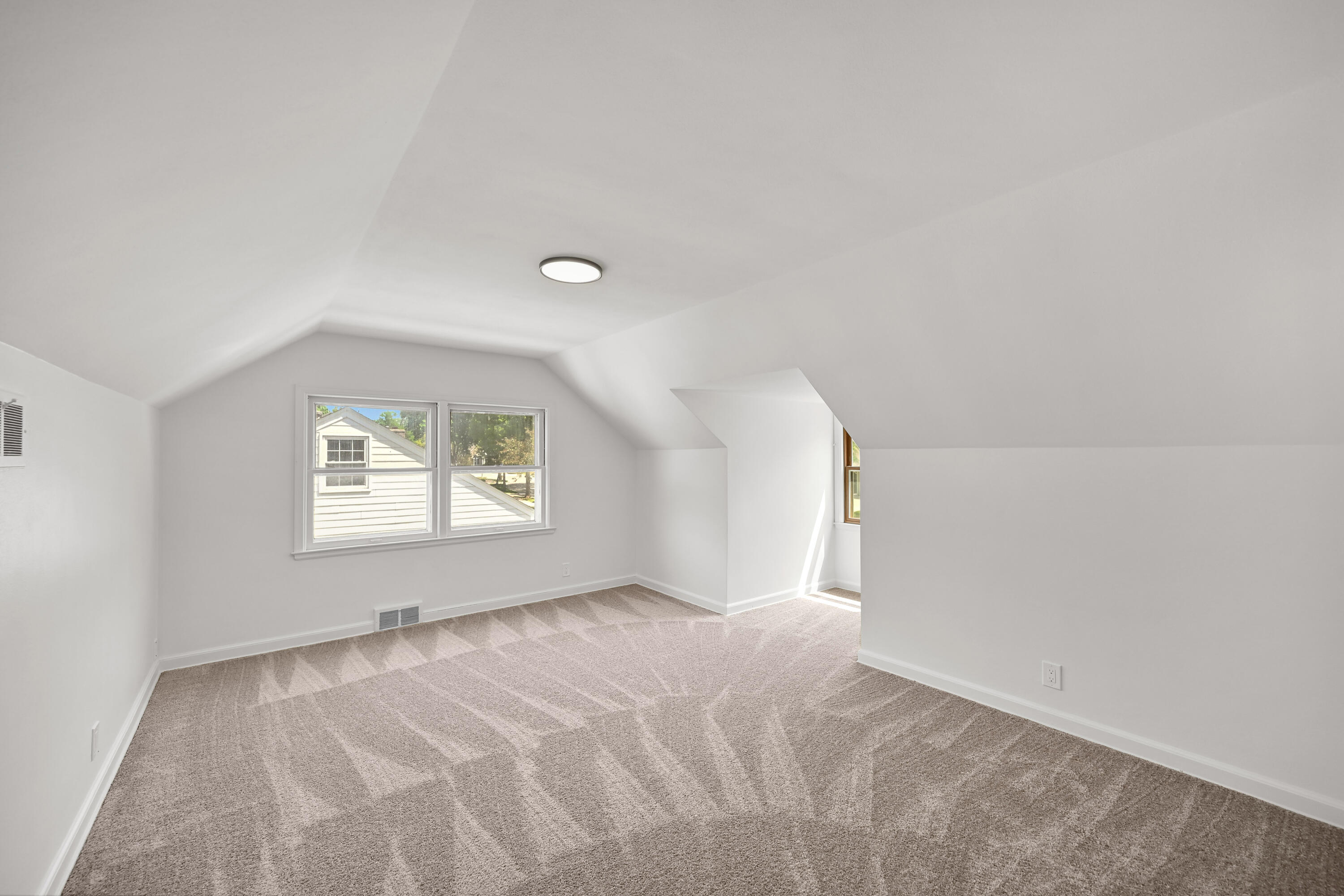 6319 North Bay Ridge Avenue Whitefish Bay, WI 53217 - Photo 21 of 34 DZ6329-19