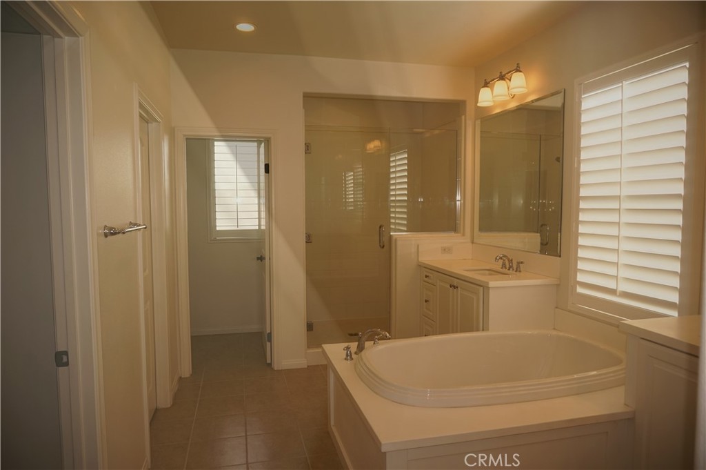 62 Barnes Road Tustin, CA 92782 - Photo 19 of 27