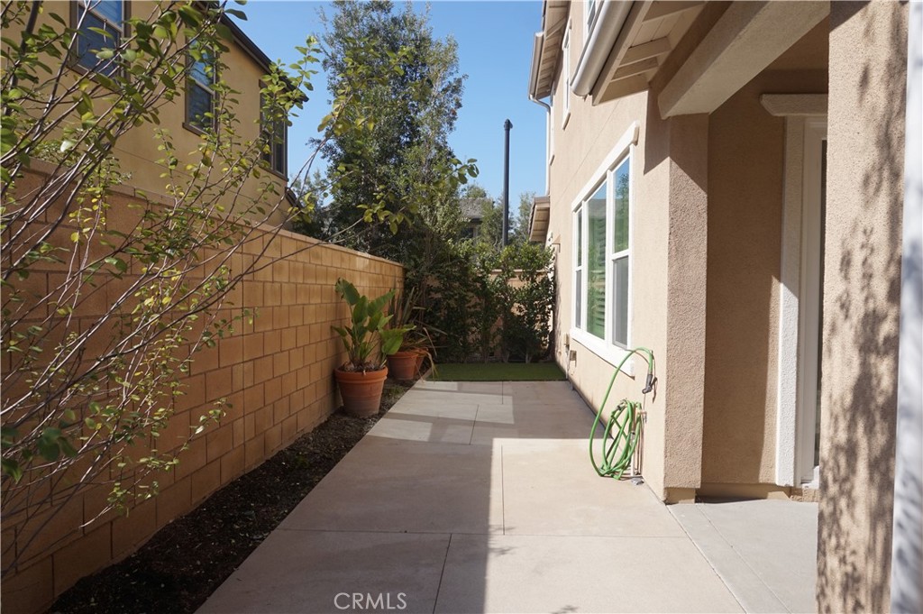 62 Barnes Road Tustin, CA 92782 - Photo 22 of 27