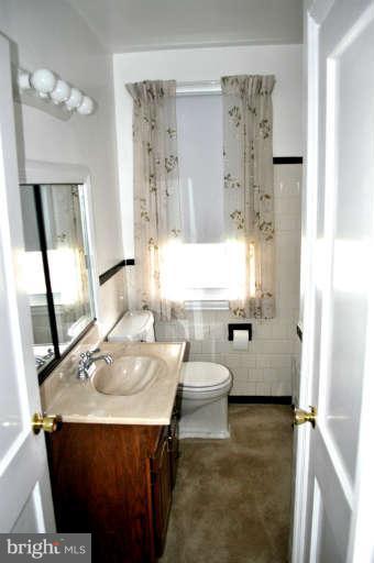 3709 Ina Avenue Baltimore, MD 21206 - Photo 12 of 21 Bath