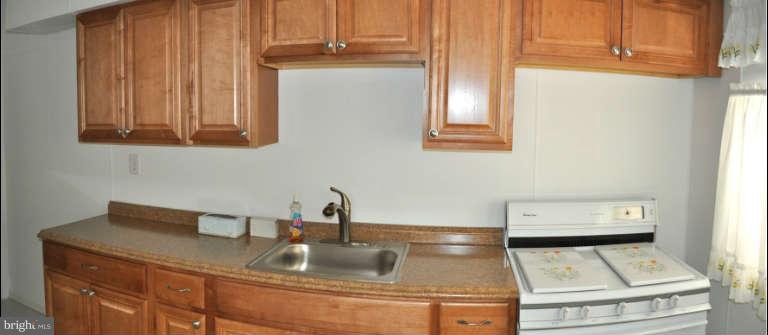 3709 Ina Avenue Baltimore, MD 21206 - Photo 5 of 21 Kitchen