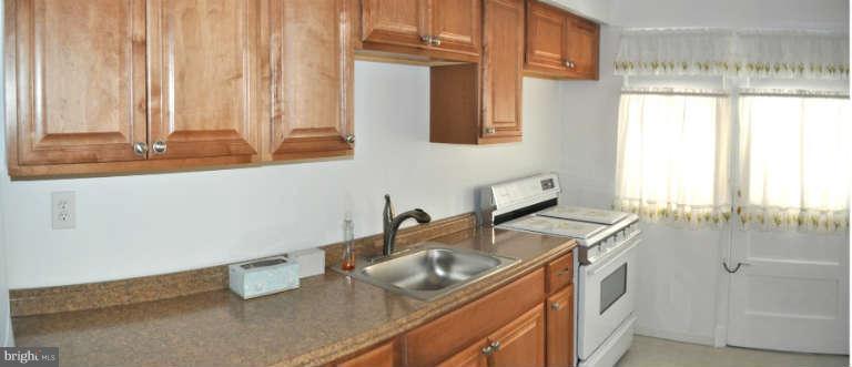 3709 Ina Avenue Baltimore, MD 21206 - Photo 7 of 21 Kitchen