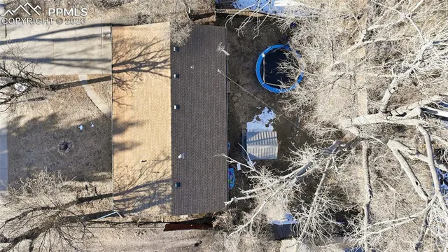 a picture of a bathroom