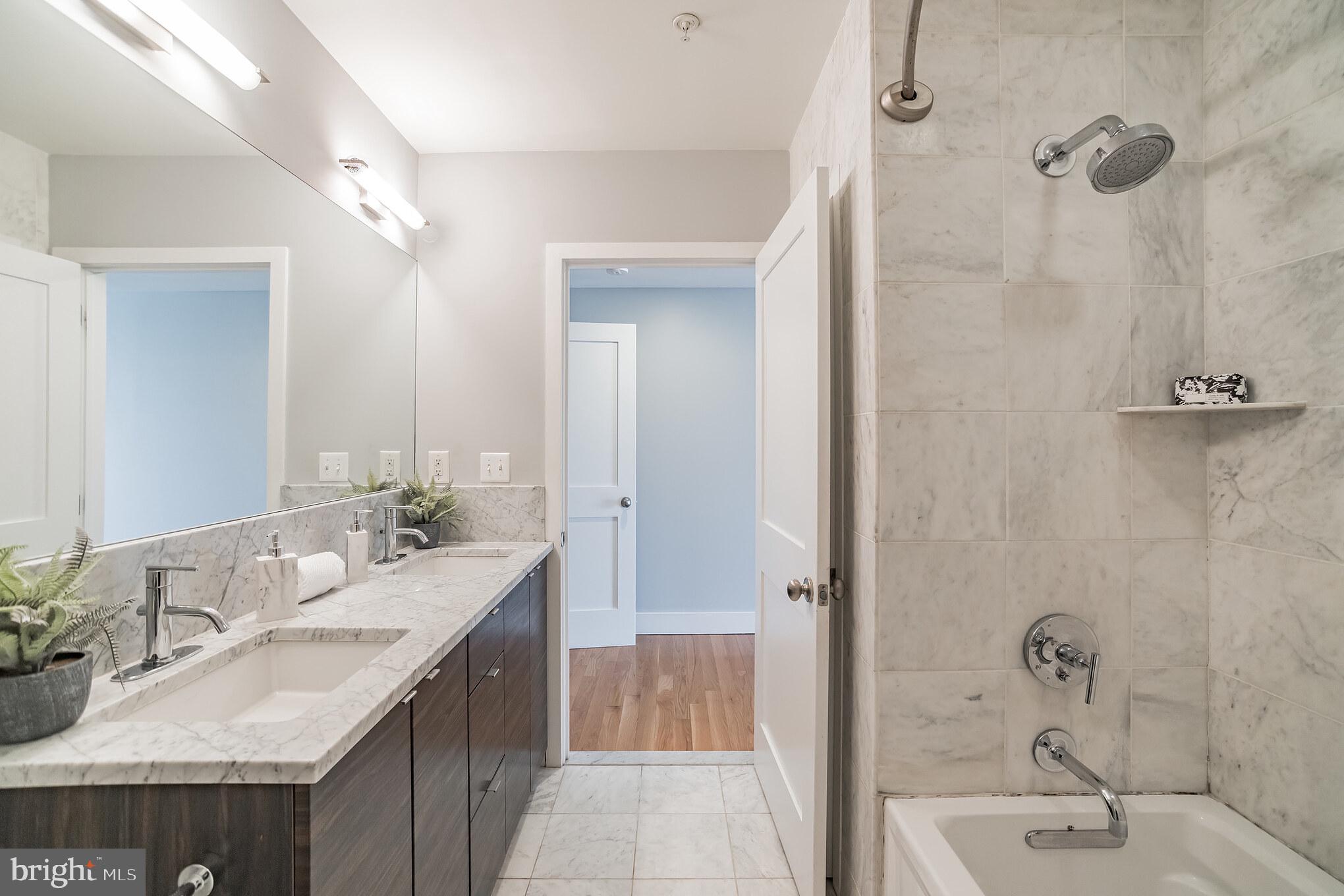 112 Market Street, Unit 3 Philadelphia, PA 19106 - Photo 11 of 21