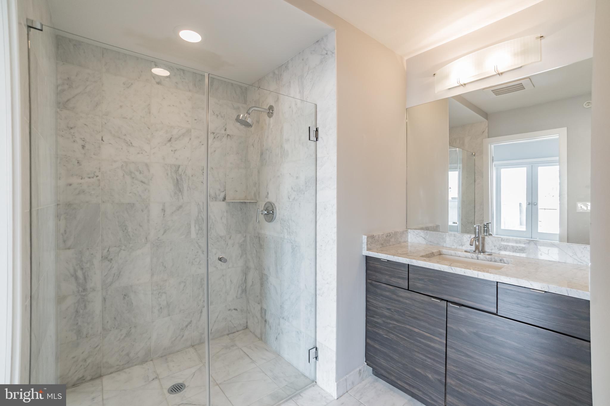 112 Market Street, Unit 3 Philadelphia, PA 19106 - Photo 15 of 21