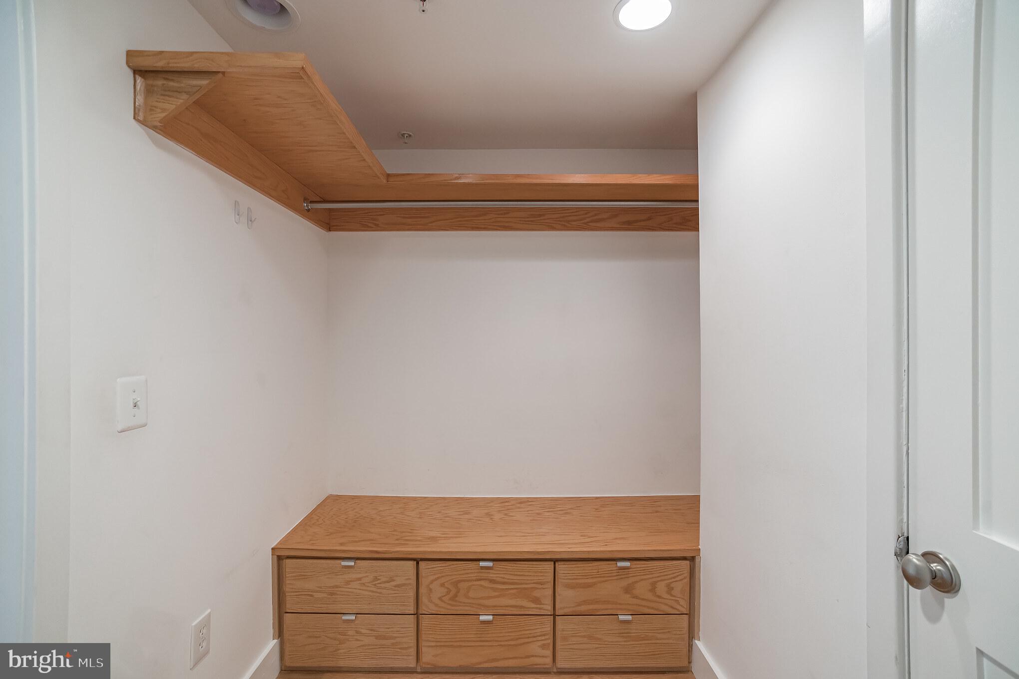 112 Market Street, Unit 3 Philadelphia, PA 19106 - Photo 16 of 21