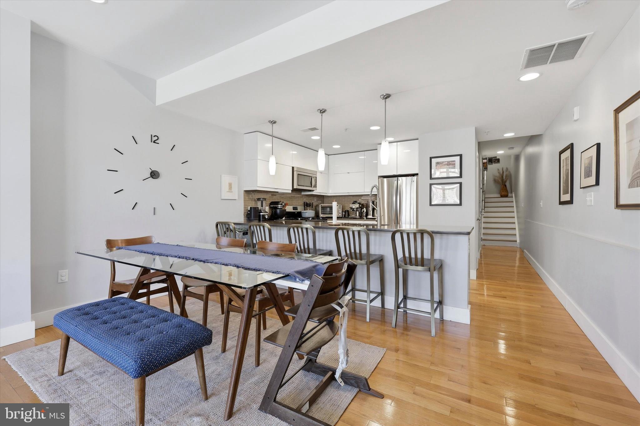 112 Market Street, Unit 3 Philadelphia, PA 19106 - Photo 2 of 21