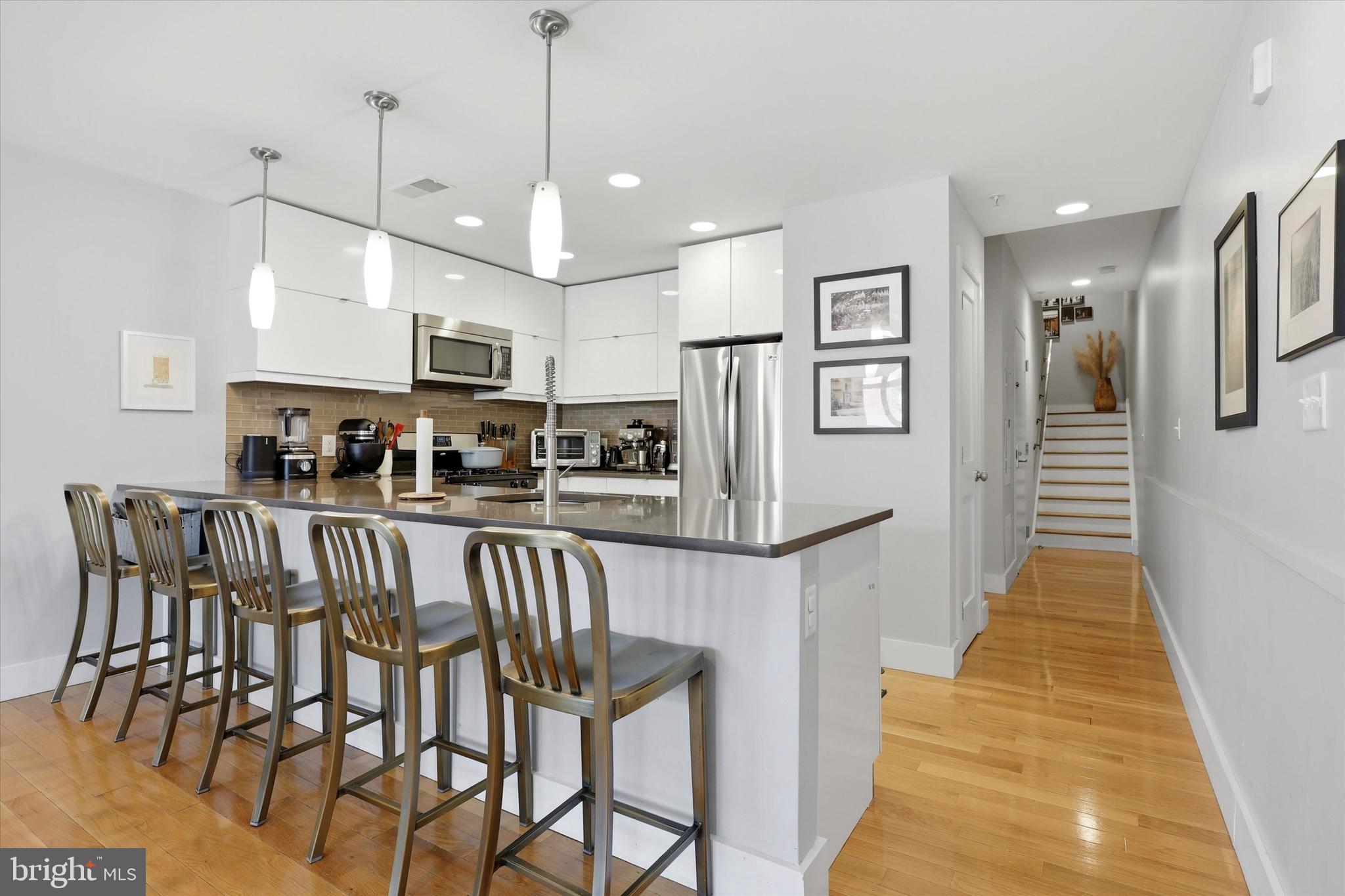 112 Market Street, Unit 3 Philadelphia, PA 19106 - Photo 5 of 21
