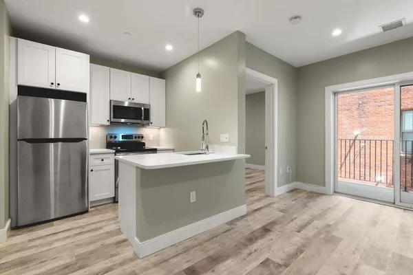 $3,195 | 1457 Tremont Street, Unit 210, Boston, MA 02120
